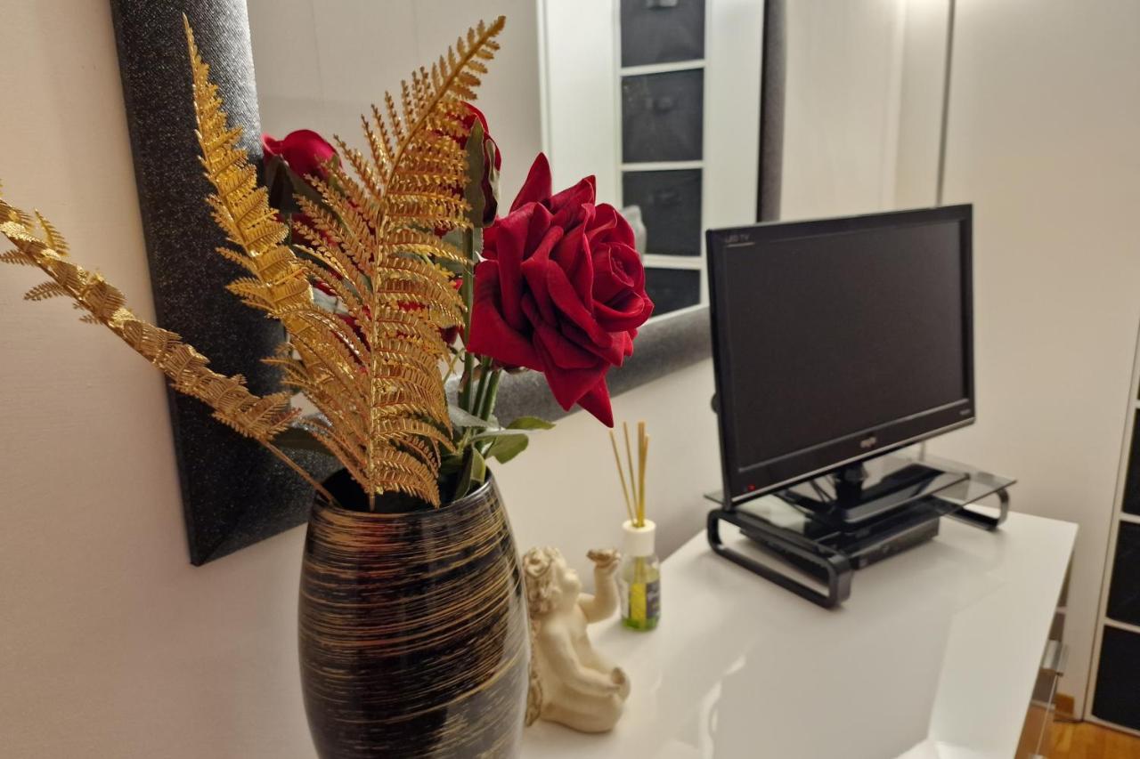Arezzo Charming Apartment Bagian luar foto